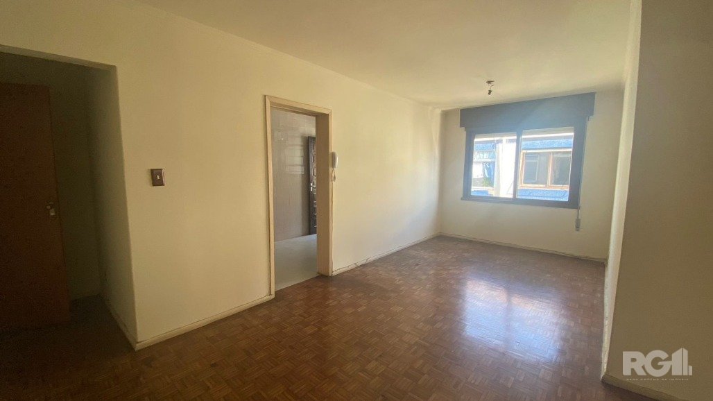 Apartamento com 90m², 3 dormitórios, 1 vaga no bairro São João em Porto Alegre para Comprar