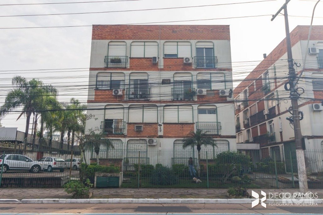 Apartamento com 42m², 1 dormitório, 1 vaga no bairro Jardim Botânico em Porto Alegre para Comprar