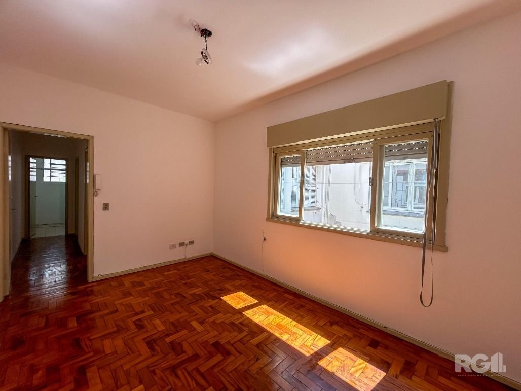 Apartamento à venda com 2 quartos, 72m² - Foto 4