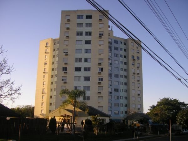 Apartamento com 54m², 2 dormitórios, 1 vaga no bairro Rubem Berta em PORTO ALEGRE para Comprar