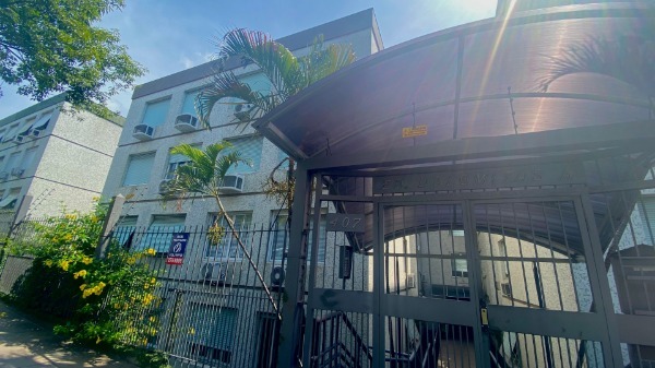 Apartamento com 105m², 3 dormitórios, 1 vaga no bairro São João em PORTO ALEGRE para Comprar