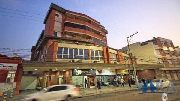Apartamento com 90m², 2 dormitórios, 1 suíte, 1 vaga no bairro São João em PORTO ALEGRE para Comprar