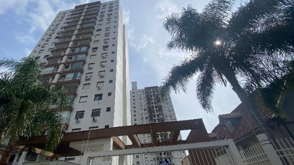 Apartamento com 81m², 2 dormitórios, 1 suíte, 1 vaga no bairro Santa Maria Goretti em PORTO ALEGRE para Comprar