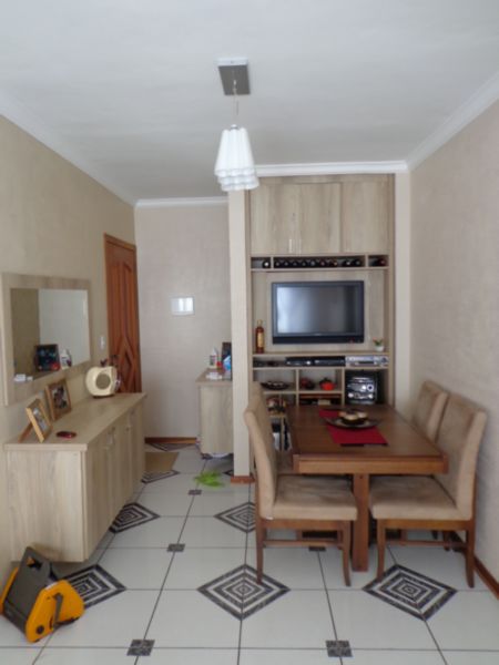 Apartamento com 60m², 2 dormitórios, 1 vaga no bairro Rubem Berta em PORTO ALEGRE para Comprar